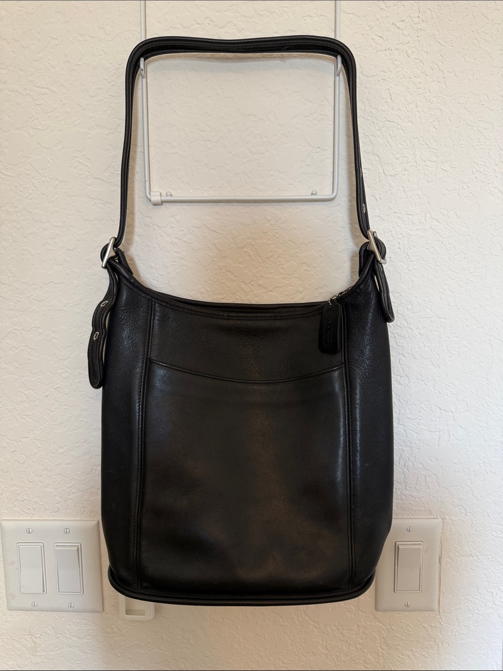Vintage Coach Black Leather Shoulder Bag